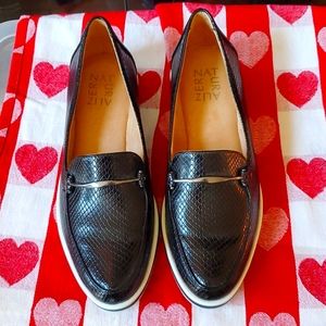 Naturalizer Black Loafer Size 7